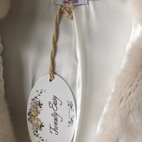 Blush coloured faux fur vest - Picture 4 of 8